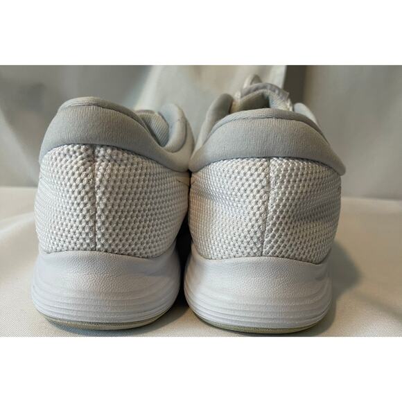 Nike Revolution 4 Men's size 7 white on white - Picture 11 of 16